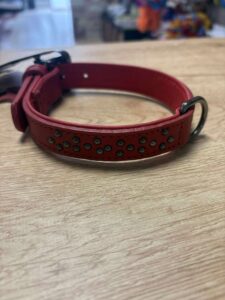 Collier clous denver rouge