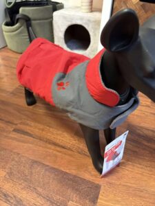 Imperméable rouge ou vert