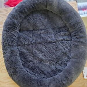 Coussin ovale gris foncé avec rebord